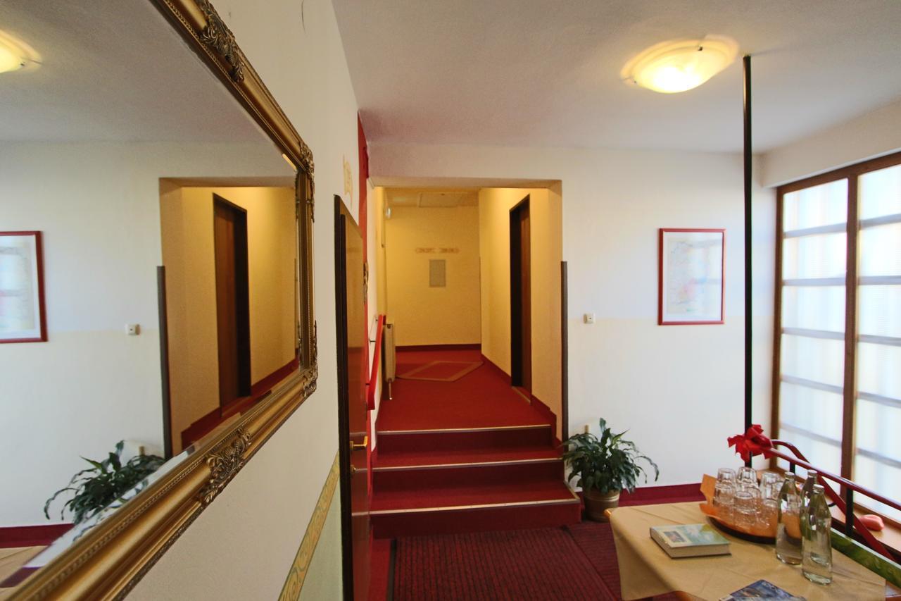 Hotel Pension Leiner Neusiedl am See Exterior foto